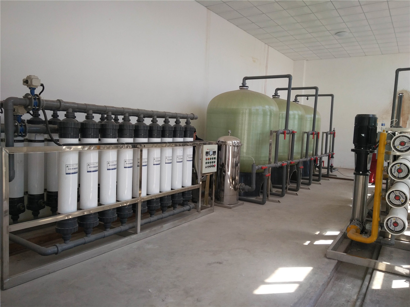 廊坊某金屬制品廠，設備運行中